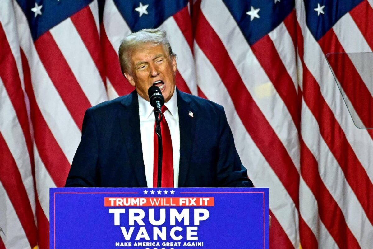 El president electe dels Estats Units, Donald Trump, durant el discurs de la nit electoral a Palm Beach, Florida. Jim WATSON / AFP